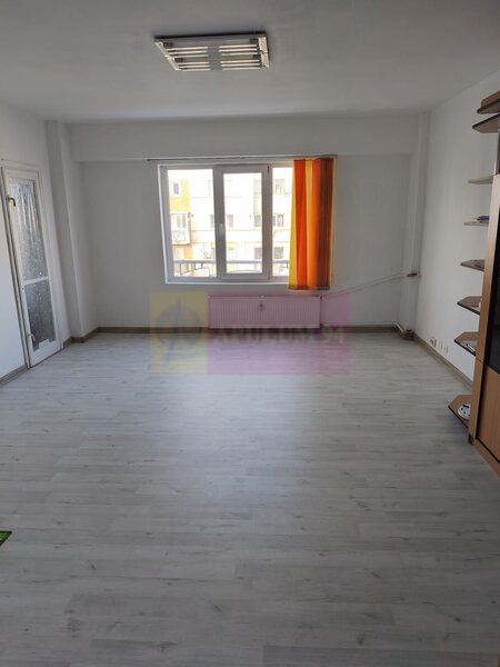 Vanzare apartament in zona Decebal- Calarasilor, metrou magistrala M2